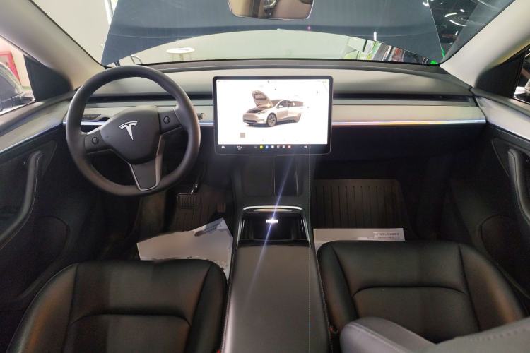 Used Tesla Model Y 2024 Long-Range All-Wheel-Drive Version Center Console