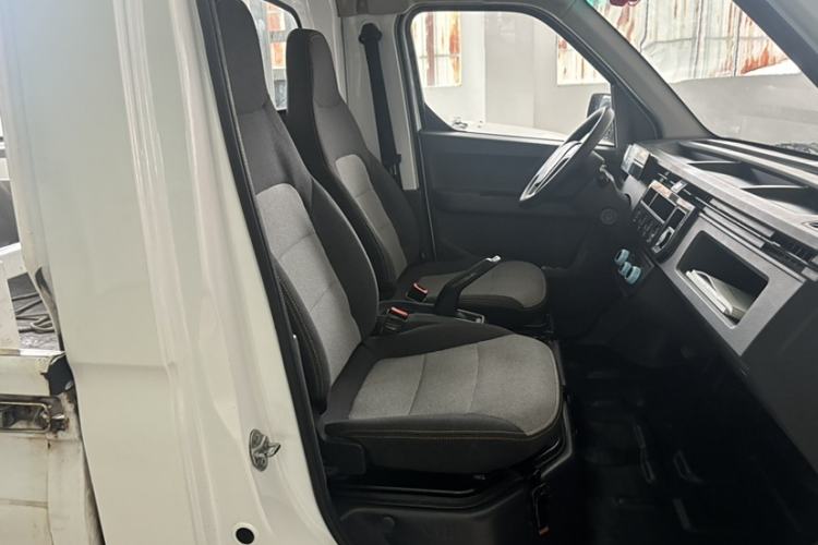 Used Farizon Xingxiang F1E 2023 Evesight Cargo Van with 41.86 kWh
