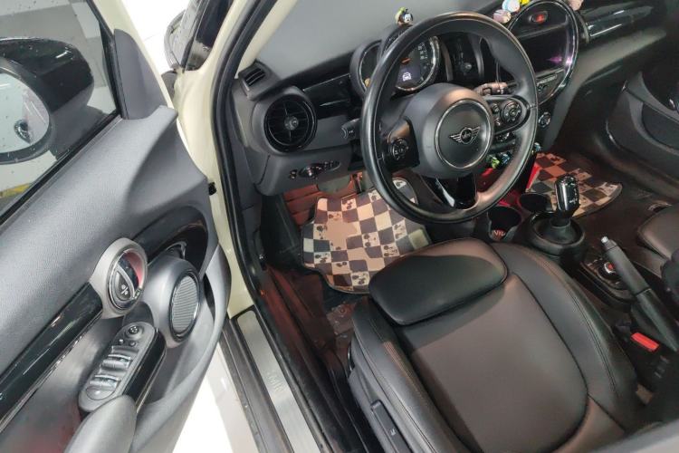 Used MINI MINI 2019 1.5T COOPER Classic Edition Five-Door Version