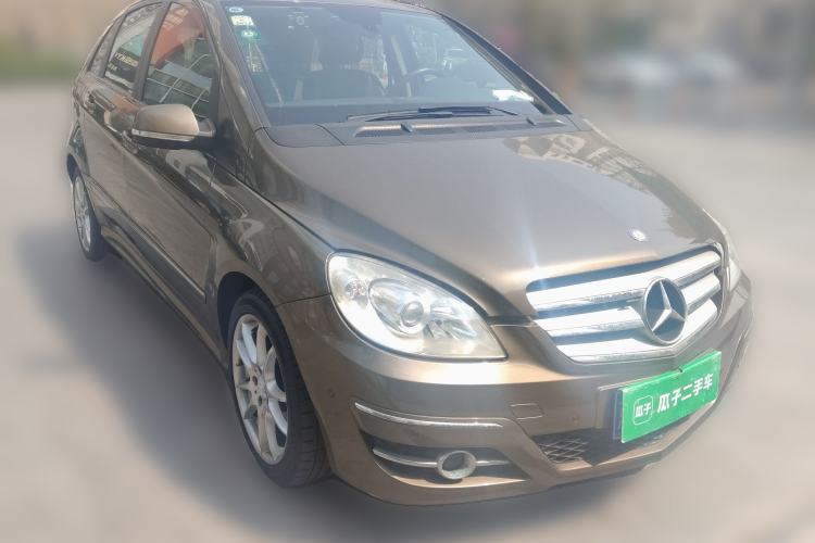 Used Mercedes-Benz B-Class 2009 B 200 Fashion Model Front Right 45 Deg