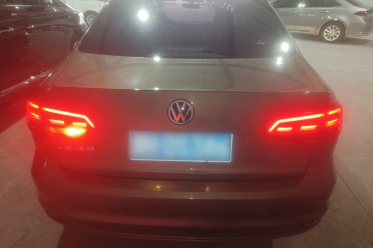 Used Volkswagen Sagitar 2017 230TSI Automatic Luxury Edition
