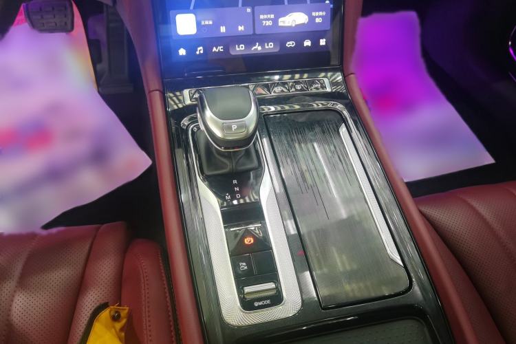 Used Hongqi H5 2024 2.0T Automatic Smart Connect Flagship Edition Gear Lever