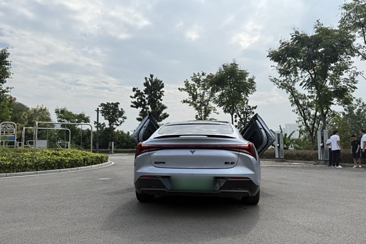 Used NETA S 2022 All-Electric 650 km Four-Wheel Drive Flagship Edition