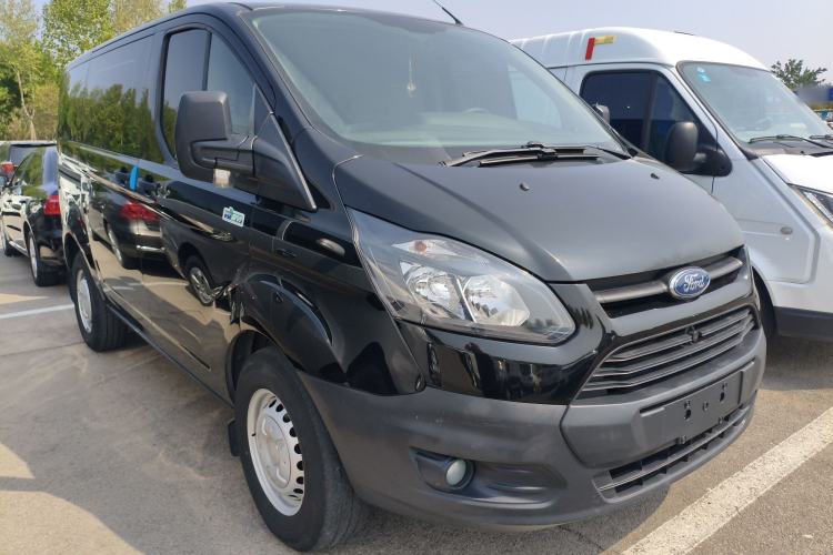 Used Ford Transit 2020 2.0T Diesel Multi-Function Commercial Vehicle Mid-Chassis Low-Roof Design with Dual Rear Doors Meeting China VI Emission Standards