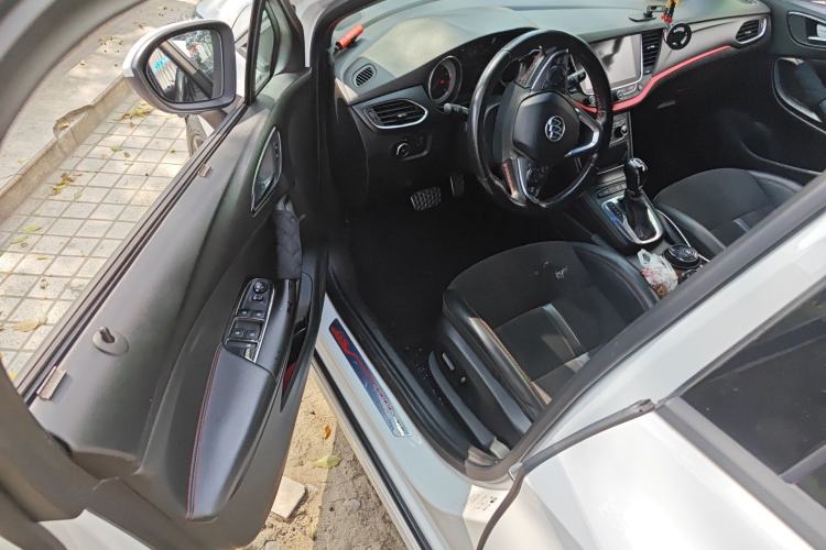 Used Buick Verano 2018 Hatchback GS 20T Dual-Clutch Luxury Model Driver Seat