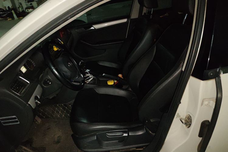 Used Volkswagen Sagitar 2014 Revised Version 1.6L Automatic Leading Edition
