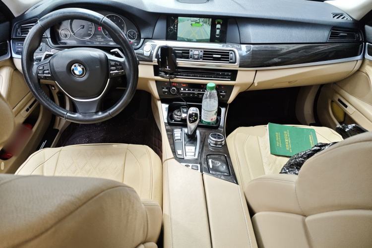 Used BMW 5 Series 2013 535Li Luxury Model Center Console