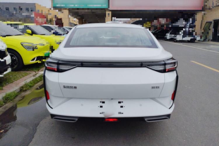 Used Dongfeng Aeolus Yixuan 2025 1.5L Automatic Luxury Version Rear