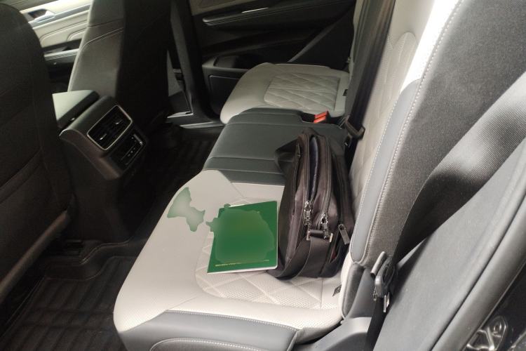 Used Volkswagen Tavendor 2023 380TSI Four-Wheel Drive R-Line Cruise Edition Left Rear Seat