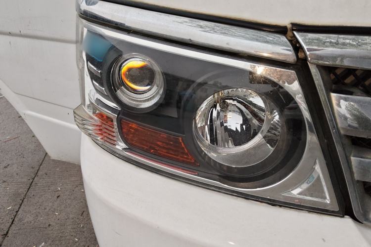 Used Jinbei Hiace 2020 2.0L Xiangyun Series Luxury Van High Roof China VI Standard Model 1TZS
