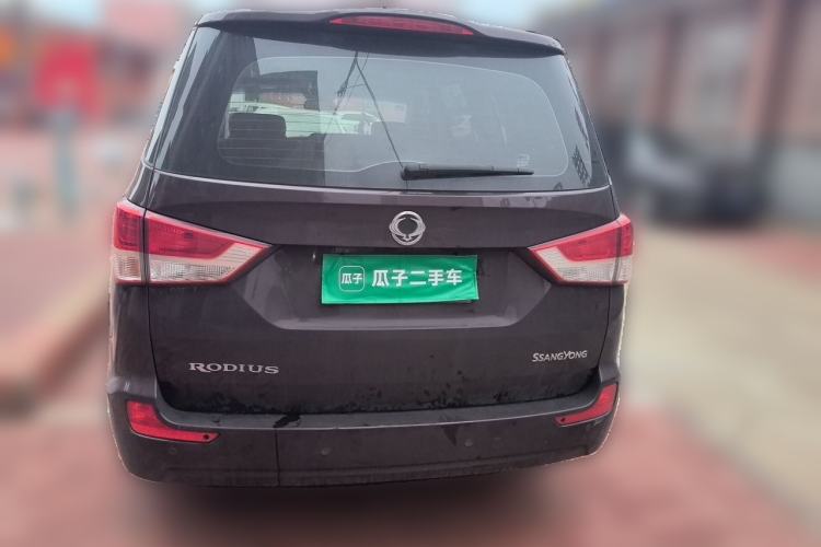 Used SsangYong Rodius 2014 2.0T Diesel Two-Wheel Drive Luxury Navigation Edition
