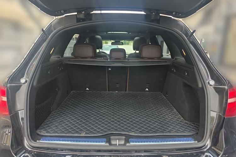 Used Mercedes-Benz GLC 2019 GLC 260 L 4MATIC Dynamic Model Trunk