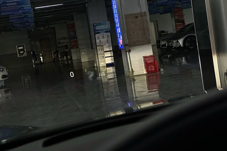 Used Zeekr 7X 2025 75 kWh Rear-Wheel Drive Intelligent Driving Version
