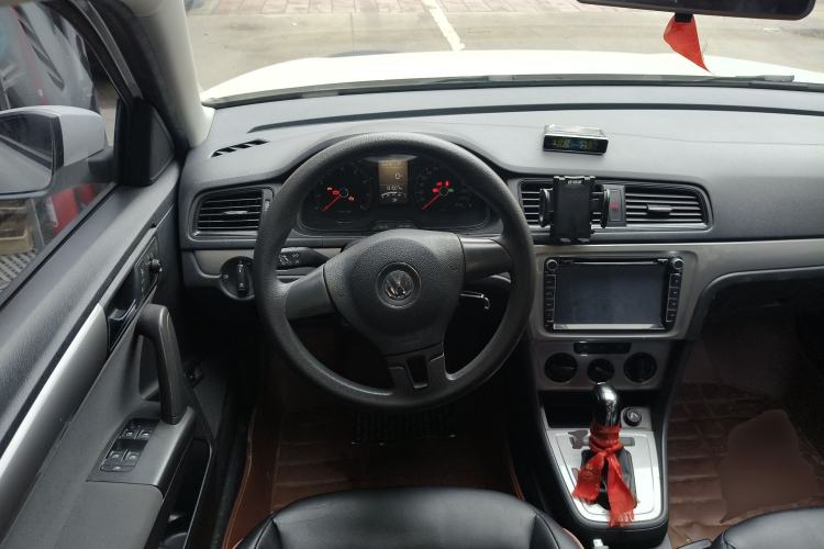 Used Volkswagen Lavida 2013 1.6L Automatic Fashion Edition Steering Wheel