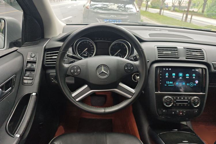 Used Mercedes-Benz R-Class 2017 R 320 4MATIC Business Edition Prestige Model