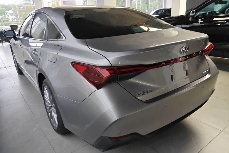 Used Toyota Avalon 2024 Dual-Motor 2.0L Luxury Edition
