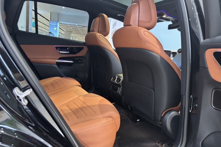 Used Mercedes-Benz GLC 2024 GLC 260 L 4MATIC Dynamic Edition 5-seater Interior 4