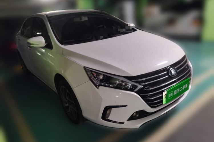 Used BYD Qin New Energy 2018 Qin EV450 Smart Connect Prestige Model Front Right 45 Deg