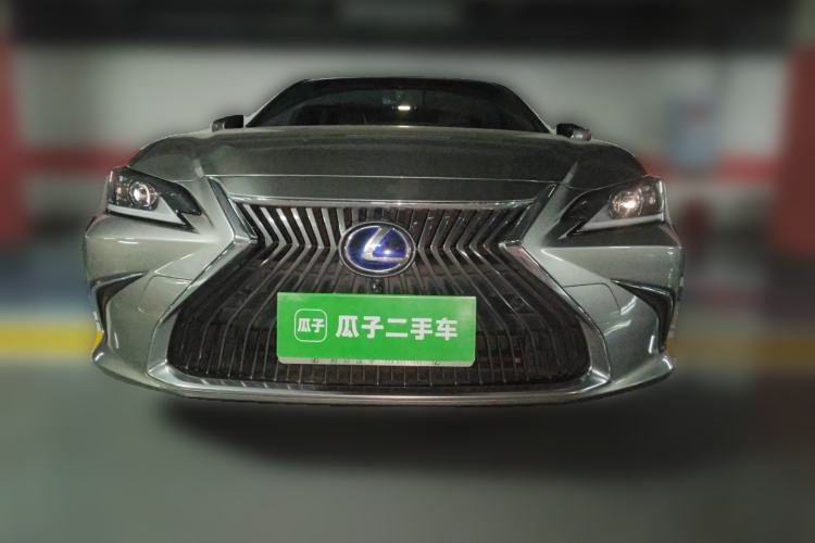 Used Lexus ES 2020 300h Premier Edition Front