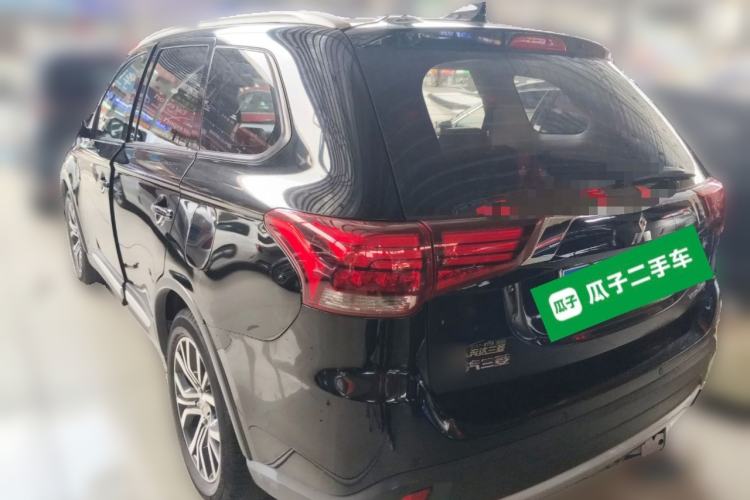 Used Mitsubishi Outlander 2018 2.0L Two-Wheel Drive Glory Edition 5 Seats Rear Left 45 Deg