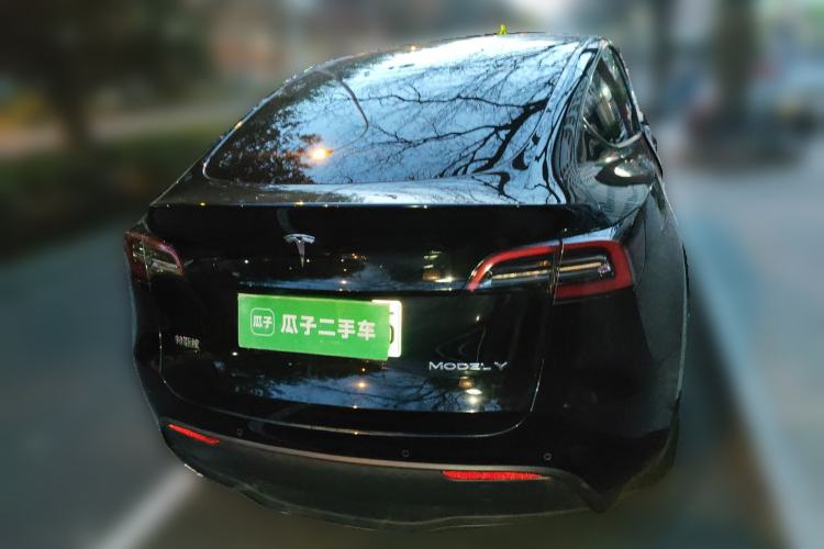 Used Tesla Model Y 2022 Long-Range All-Wheel-Drive Version Rear