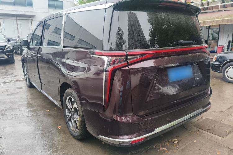 Used SAIC MAXUS G90 2022 2.0T Galaxy Seven-Seater Version
