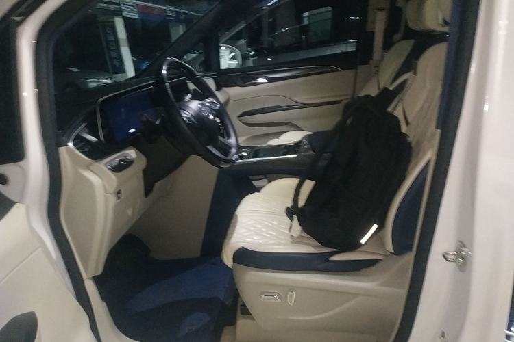 Used Buick GL8 2021 ES Landtrek 653T Comfort Edition
