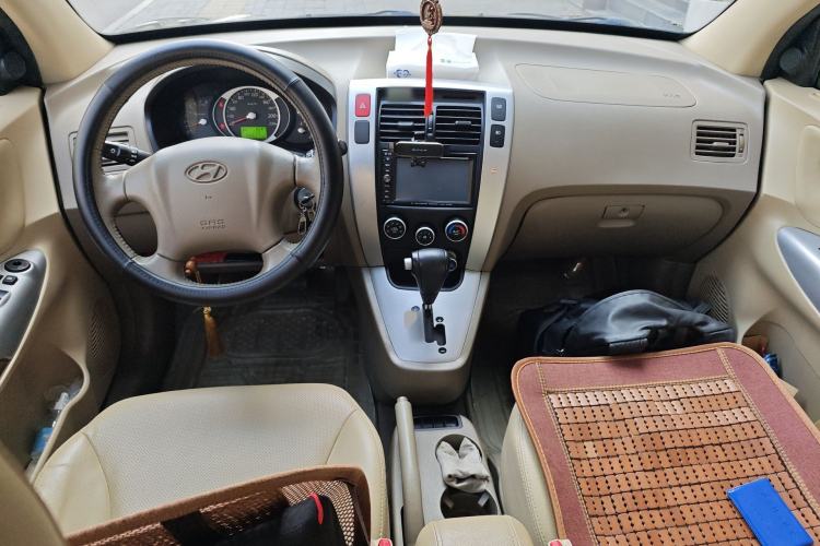 Used Hyundai Tucson 2009 2.0L Automatic Two-Wheel Drive with Sunroof
