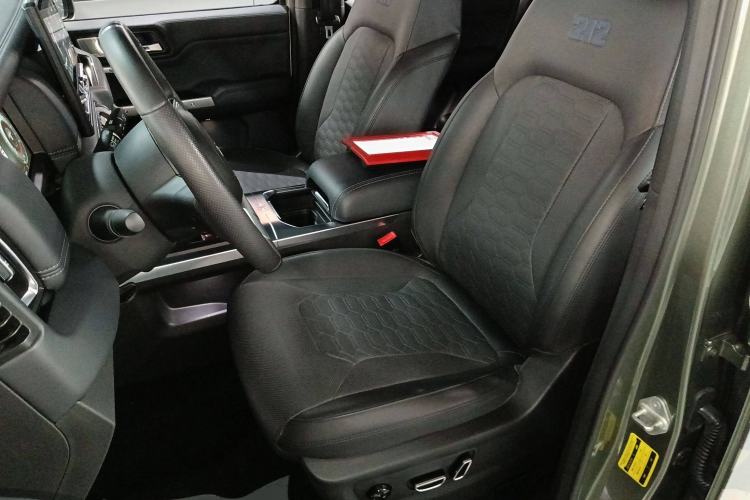 Used 212 T01 2024 2.0T Explorer