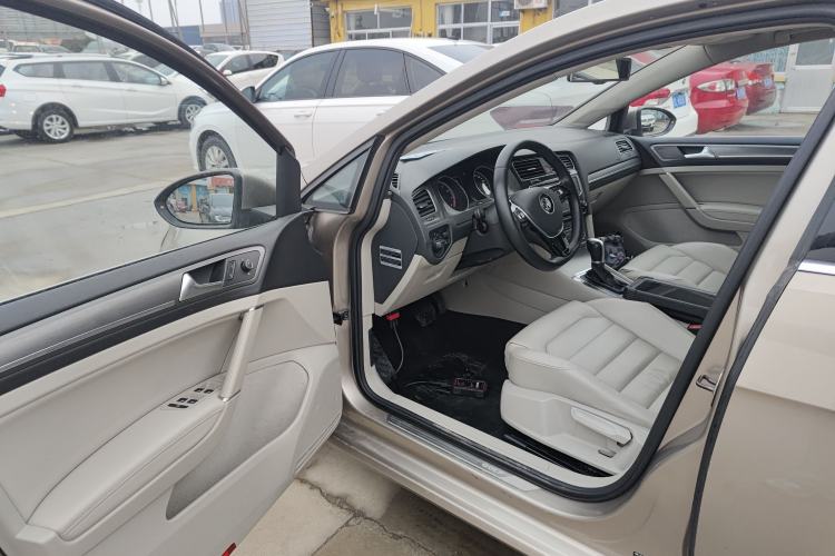 Used Volkswagen Golf 2014 1.4TSI Automatic Luxury Model
