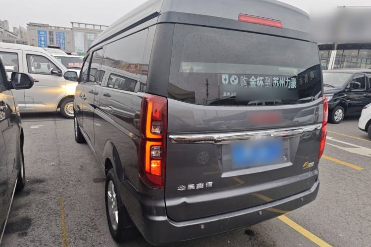 Used Jinbei Gold Hiace 2021 1.5L Passenger Van Travel Lion 6-Seater