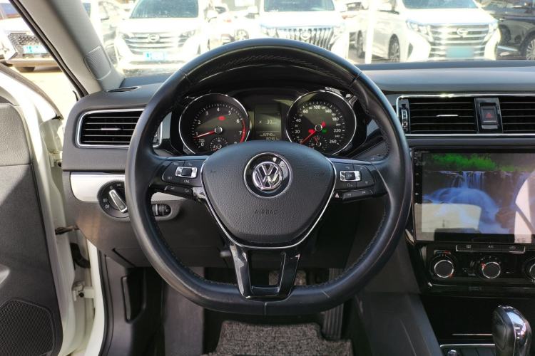 Used Volkswagen Sagitar 2017 230TSI Automatic Comfort Version