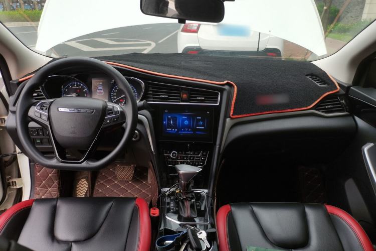 Used Venucia D60 2019 100 000 Honor 1.6L XL CVT Chenku Edition China VI Standard
