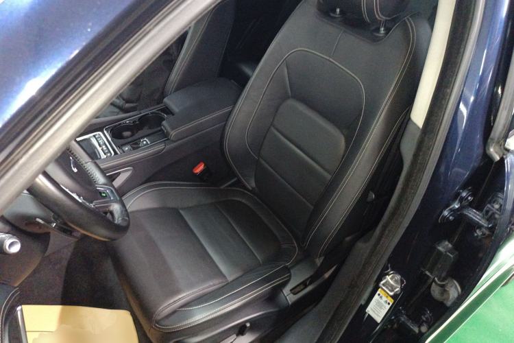 Used Jaguar F-PACE 2016 2.0T Two-Wheel-Drive R-Sport Sport Edition
