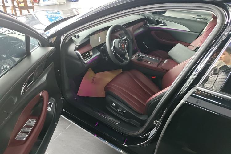 Used Hongqi H5 2024 2.0T Automatic Smart Connect Flagship Edition Driver Seat