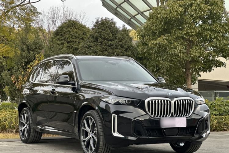 Used BMW X5 2023 xDrive 30Li Luxury M Sport Package
