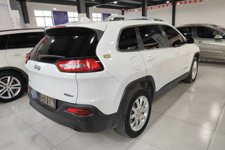 Used Jeep Cherokee 2014 2.4L Luxury Edition
