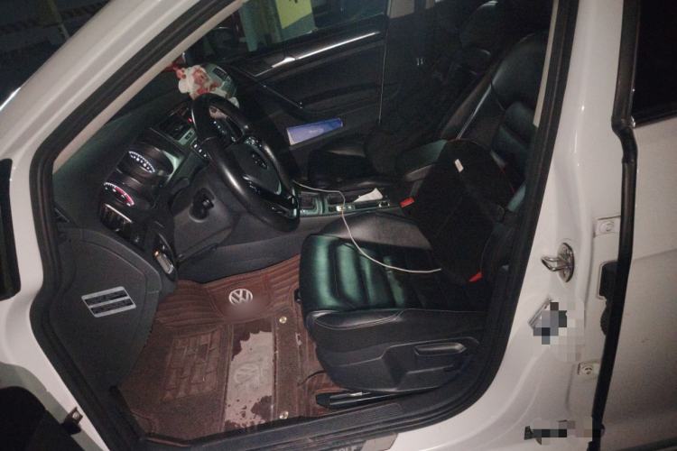 Used Volkswagen Golf 2016 230TSI Automatic Luxury Version Left Front Seat