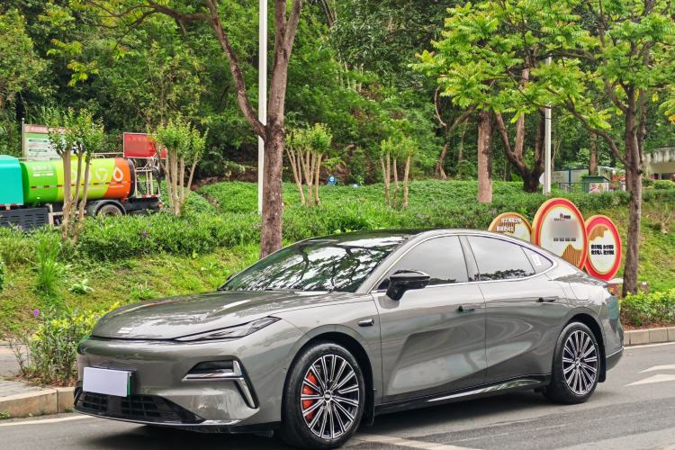 Used Geely Galaxy 8 2025 130km EM-P Exploration Edition