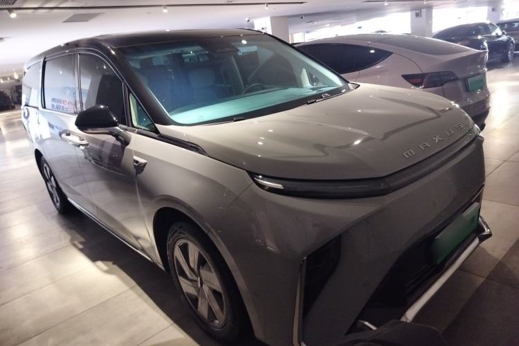 Used SAIC MAXUS Dajia 9 2022 Long-Range High-Mountain Six-Seater Version Front Right 45 Deg