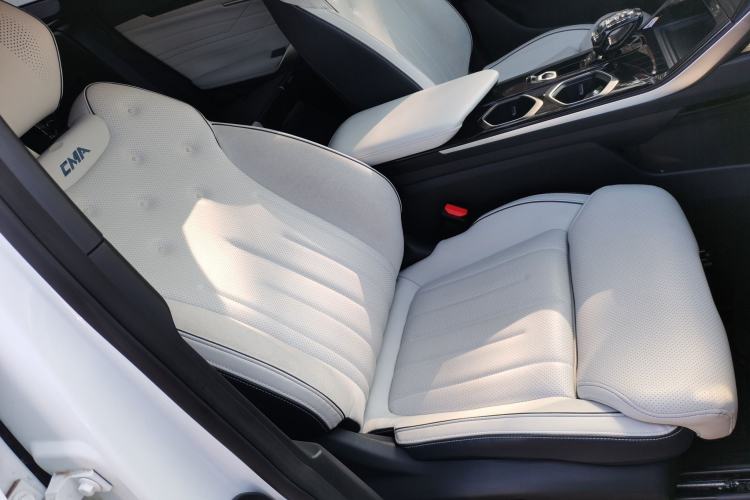 Used Geely Auto FX11 2023 1.5TD Leishen Hi·F Super Rui Right Front Seat