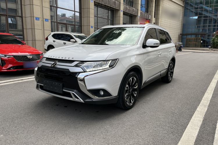 Used Mitsubishi Outlander 2019 2.0L Two-Wheel Drive Comfort Edition 5 Seats China VI Standard Front Left 45 Deg