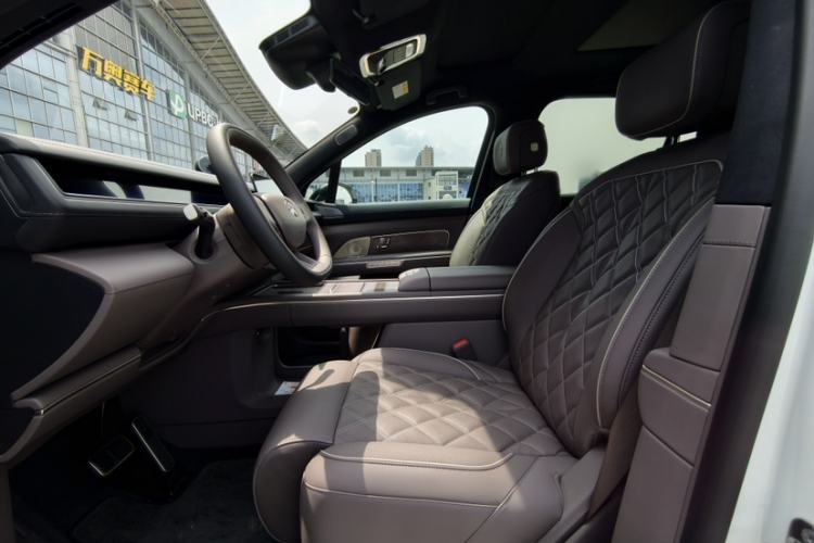 Used Nio ES8 2026 Model 6-seat Executive Luxury Edition Interior 4