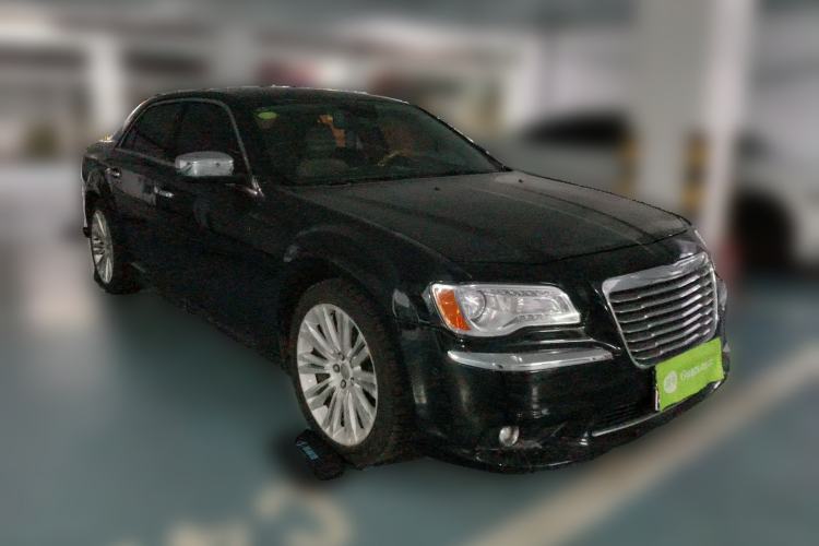 Used Chrysler 300C 2013 3.6L Luxury Edition
