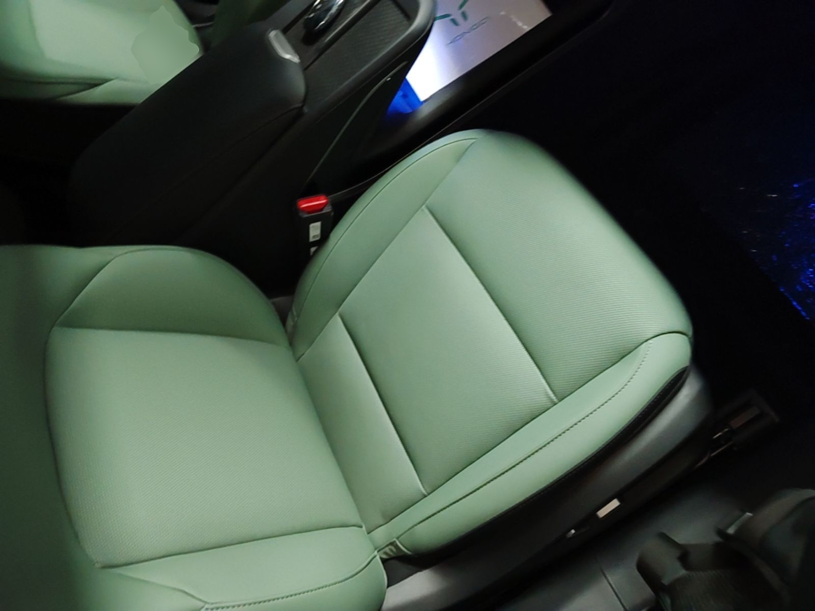 Hongqi EH7 2025 690 Smart Selection Edition — снимка 19
