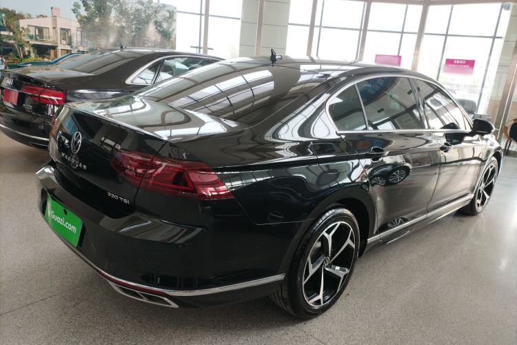 Used Volkswagen Magotan 2023 2 Million Units Limited Edition 330TSI DSG Leading Version Rear Right 45 Deg