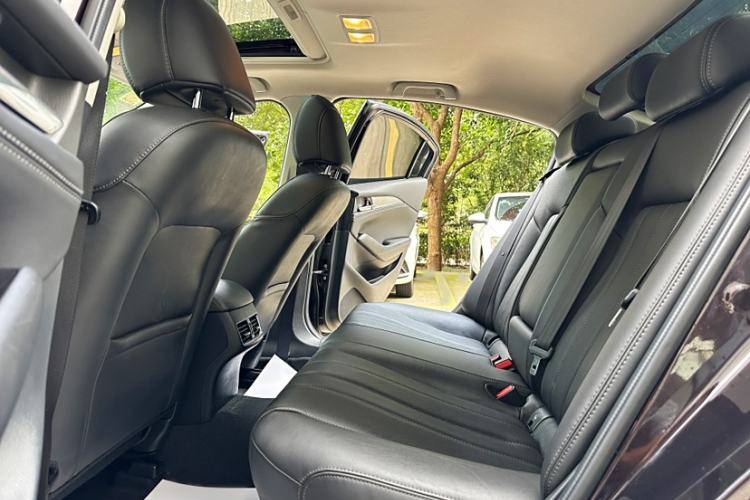 Used Mazda Atenza 2021 2.0L Blue Sky Luxury Edition