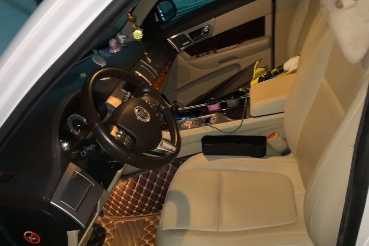 Used Jaguar XF 2009 XF 3.0L V6 Luxury Edition Left Front Seat