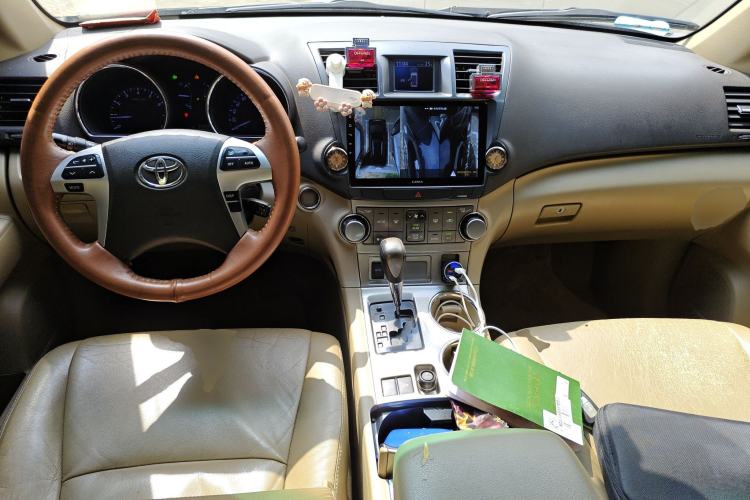 Used Toyota Highlander 2012 2.7L Two-Wheel Drive 7-Seater Luxury Edition