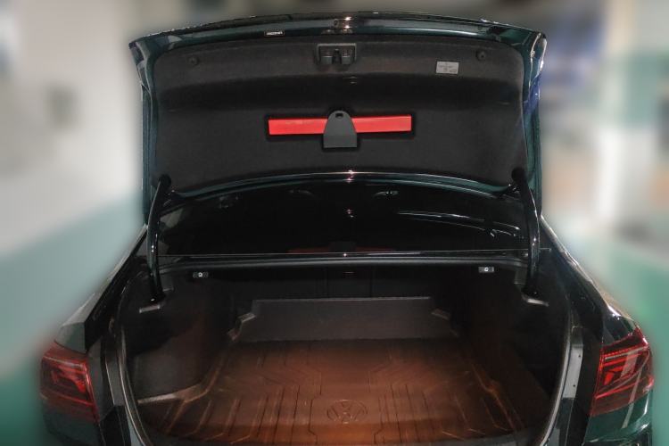 Used Volkswagen Magotan 2025 Zhongxiang Model 280TSI DSG Luxury Version